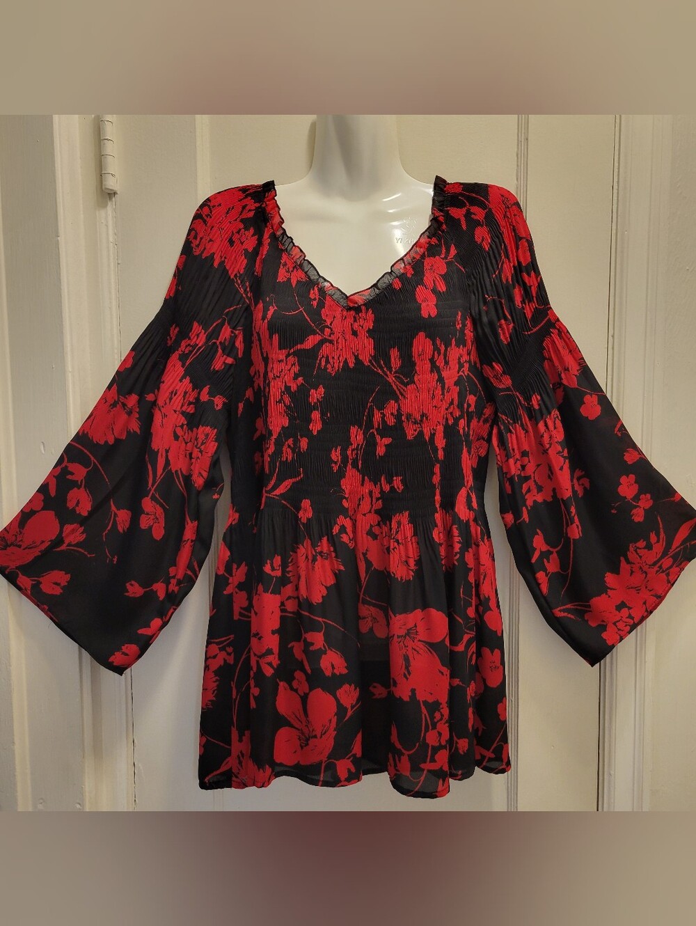 Spense XL Black Red Floral Bell Sleeve Shirred Tunic Top Gothcore Romantic Boho